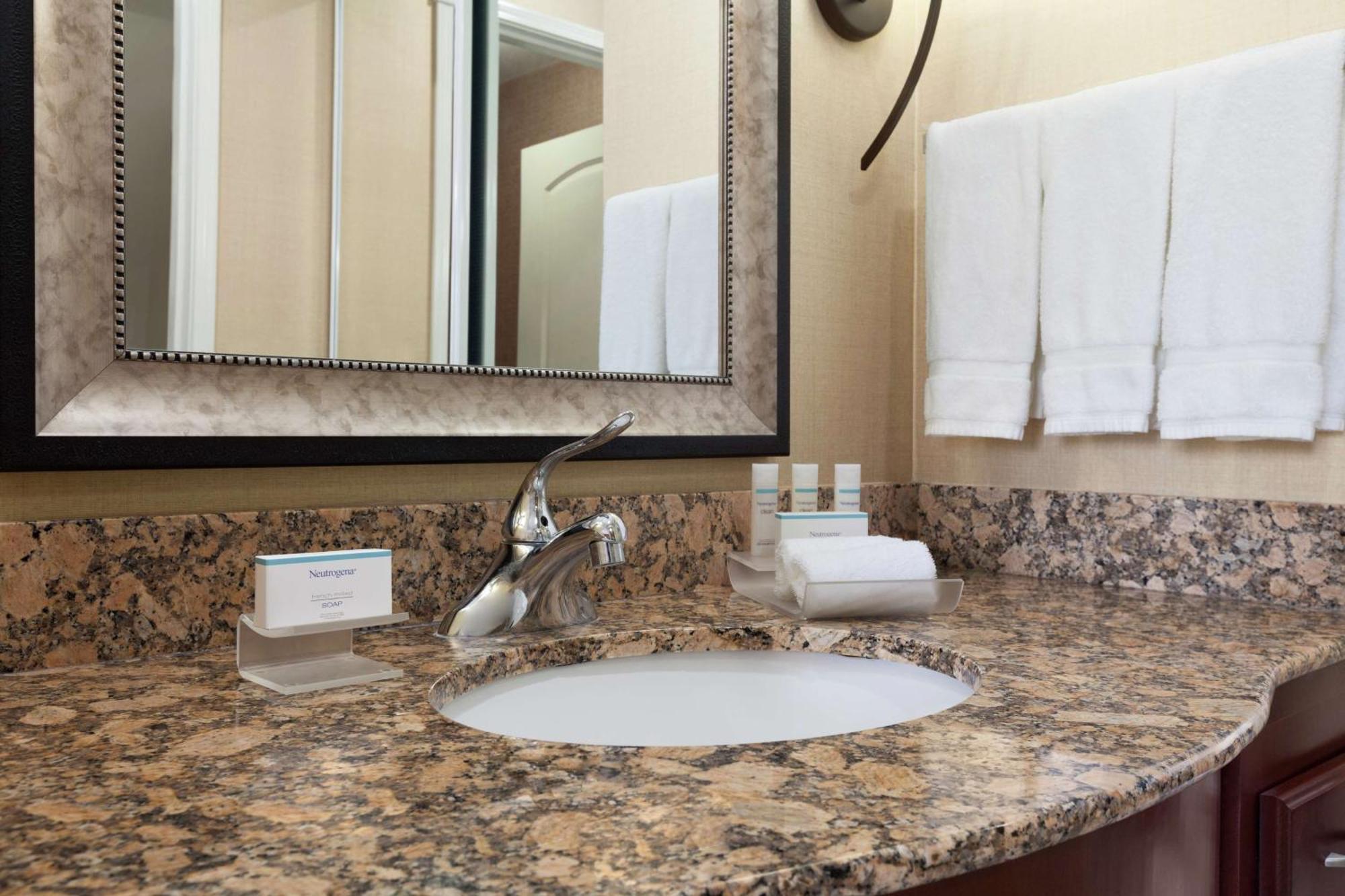 Homewood Suites Μέντφορντ Εξωτερικό φωτογραφία