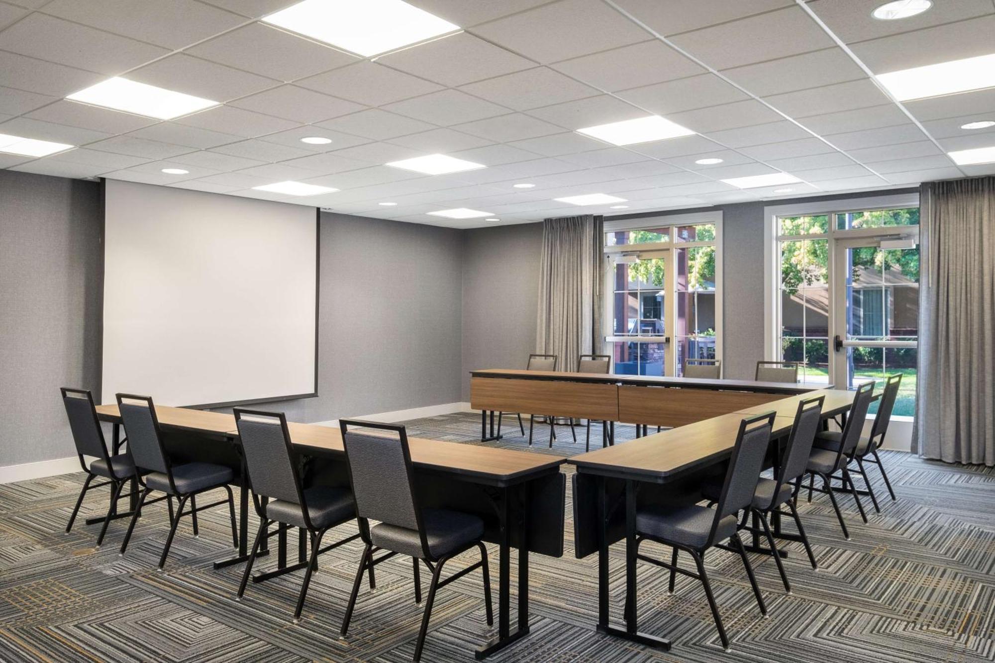 Homewood Suites Μέντφορντ Εξωτερικό φωτογραφία